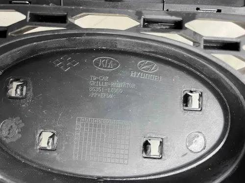 Grade Superior Radiador Cerato 10 11 Friso Cromado Original Preto Brilhante - Imagem 4