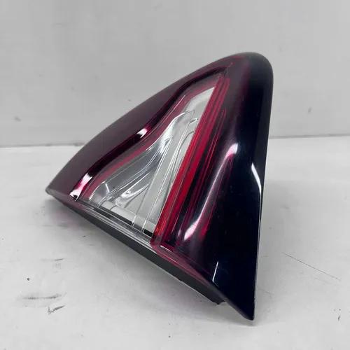 Lanterna Tampa Mala Renault Captur 2017 18 19 20 21 Direito Direito/passageiro Vermelho - Imagem 5