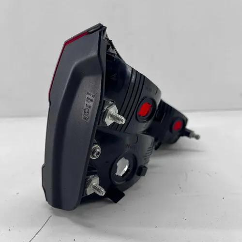 Lanterna Mala Fiat Argo 2017 18 19 20 21 22 23 24 Direito Direito/passageiro Vermelho - Imagem 5