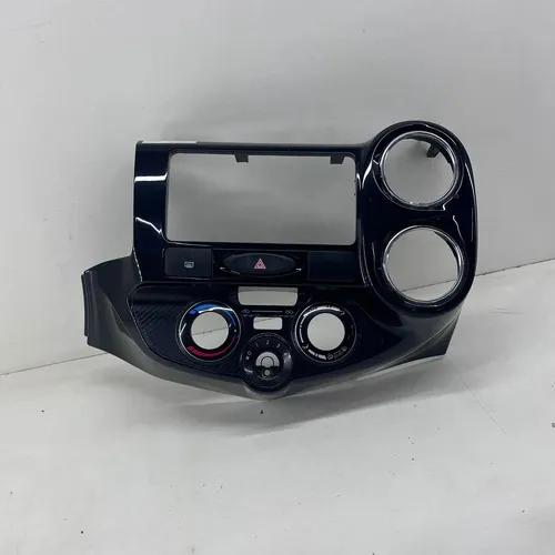 Moldura Black Piano Alerta Desembaçador Toyota Etios 15 Orig Preto - Imagem 2