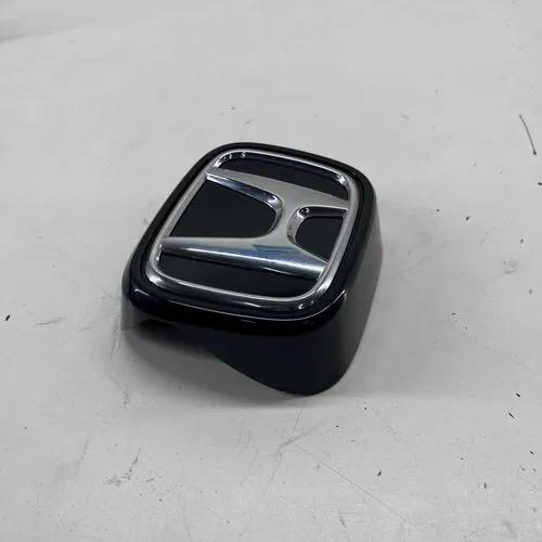 Emblema Traseiro Porta Mala Honda Hr-v 2022 A 2026 Original Preto - Imagem 3