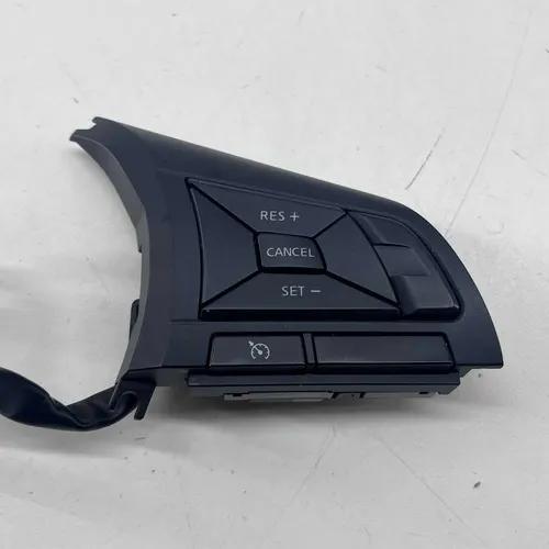 Par De Comandos Volante Nissan Kicks 2017 18 19 A 2020 Orig - Imagem 2