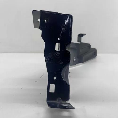 Suporte Farol Esquerdo Volvo Xc40 2017 A 2023 Original - Imagem 4